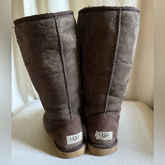 Authentic UGG Boots-Classic Tall-Dark Chocolate Brown-Sz 8 - Picture 4 of 17